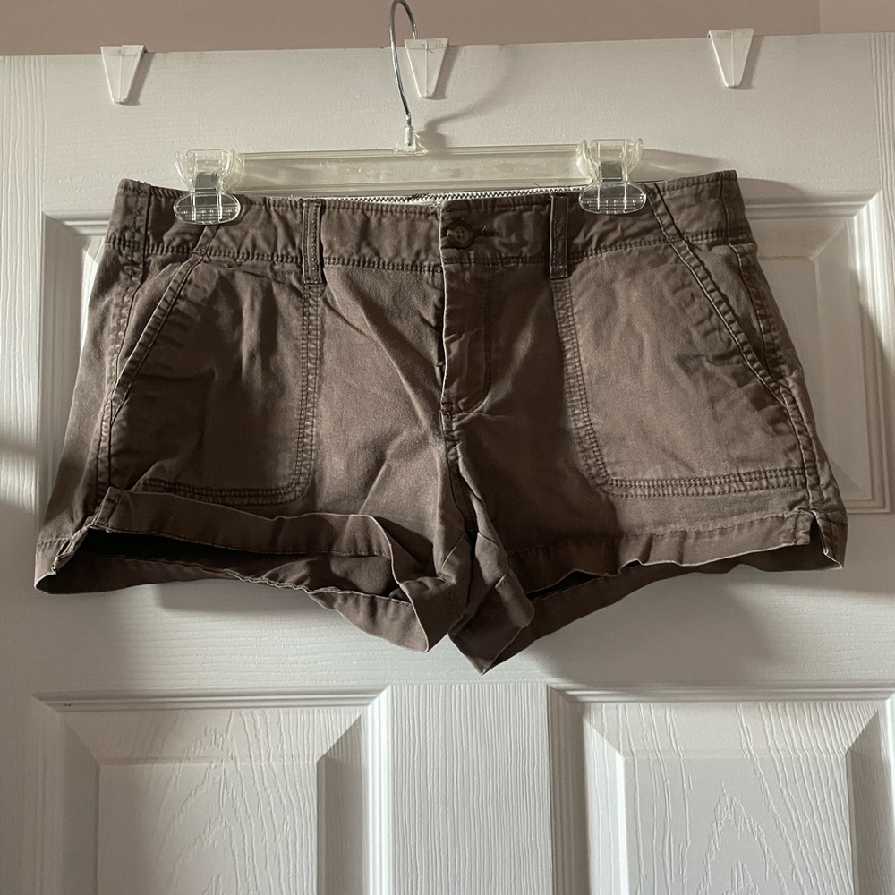 Old navy khaki shorts